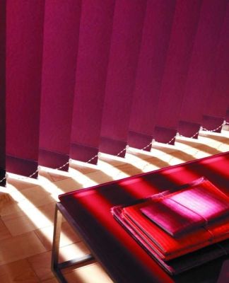 Вертикальні жалюзі